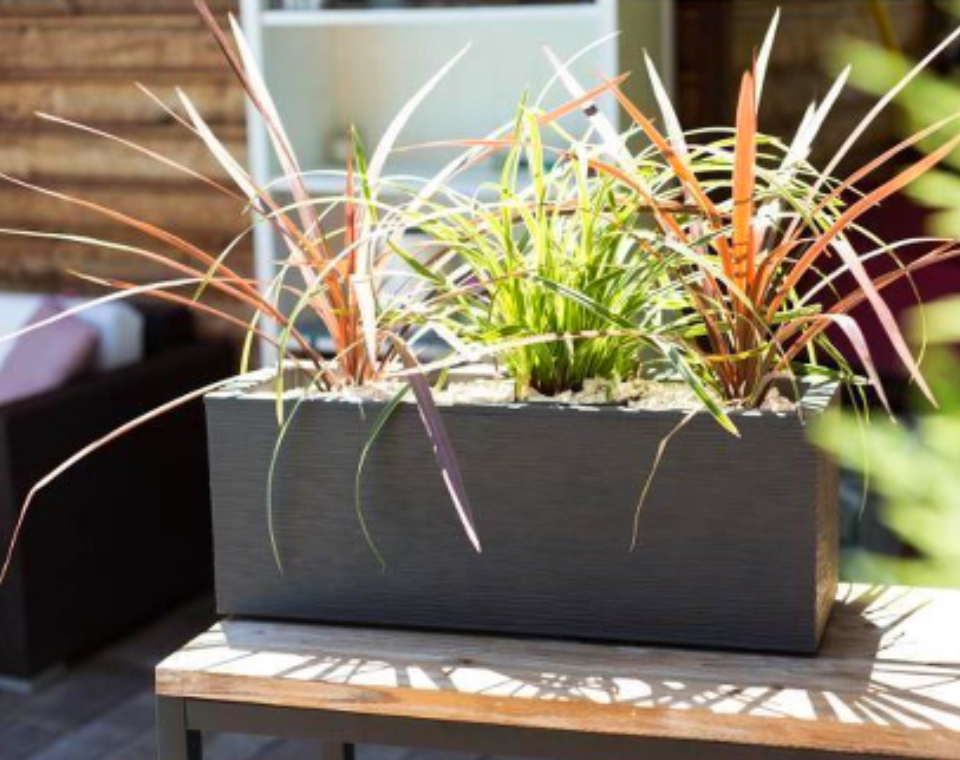 אדנית פסים | 59X19.5X22.8 | לבן