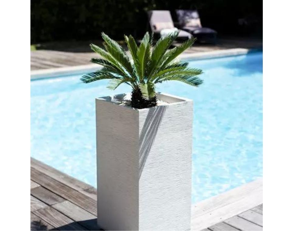 כד פסים | מידות 39.5X39.5X80 | לבן