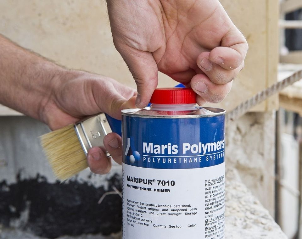 פריימר למסטיקים | מריס 7010 | 4 ליטר
