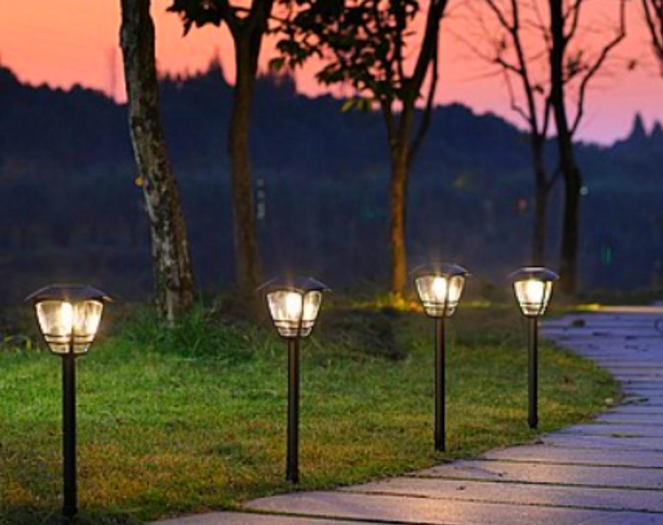 דוקרן סולארי לגינה | דגם אתונה