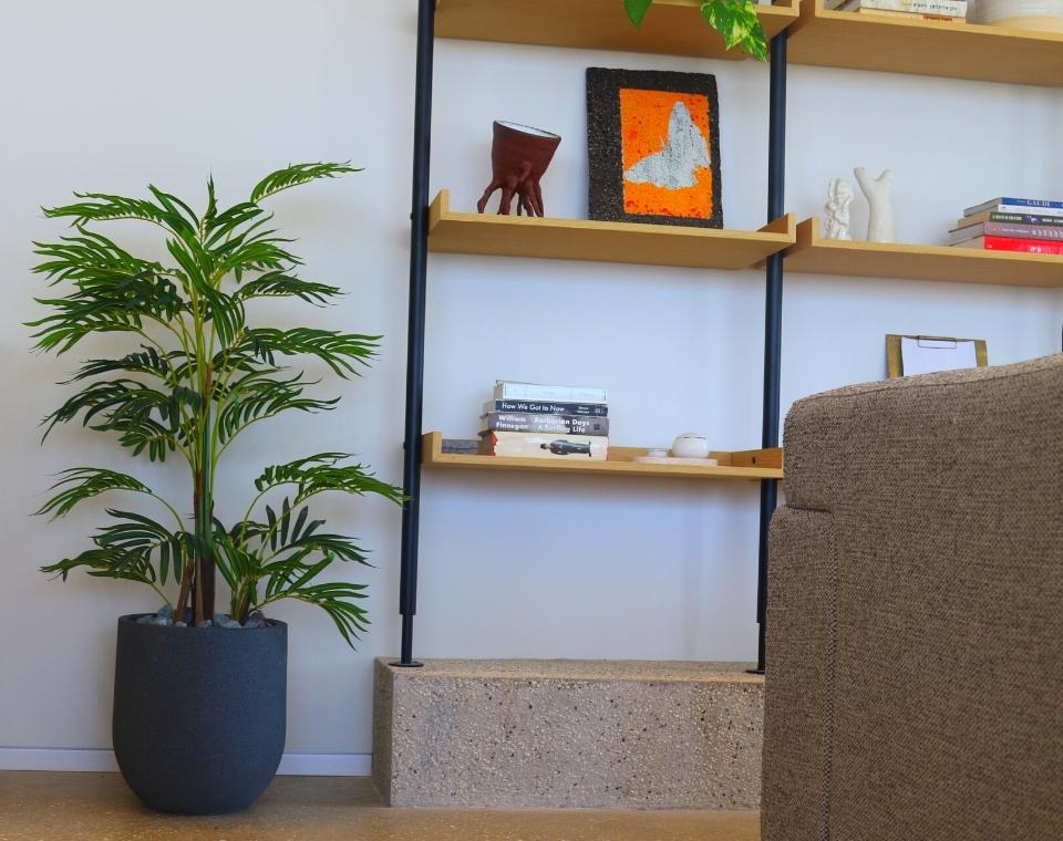 כד אגס | 37 ס״מ | צמח דקל מלאכותי