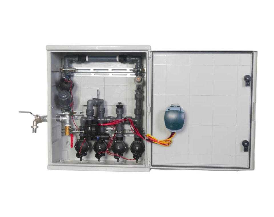 לוח בקרה השקיה אוטומטית עם שסתומים חשמליים לצנרת גינה