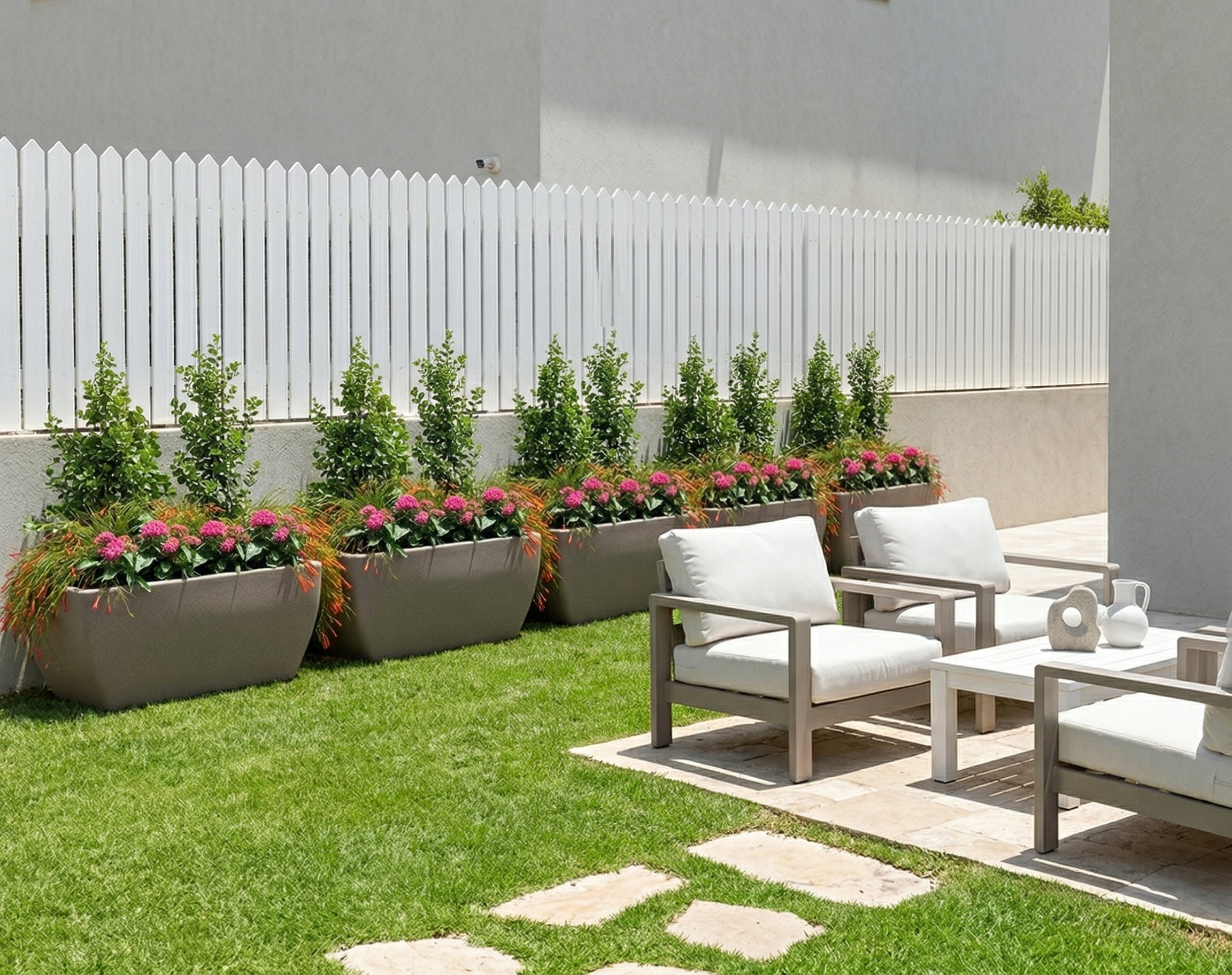 אדנית מוכנה עם צמחיה | 2 אוג מוכחל, 3 רוסליה ננסית ו-8 פנטס אזמלני | 5 צבעים לבחירה | 80X40X50