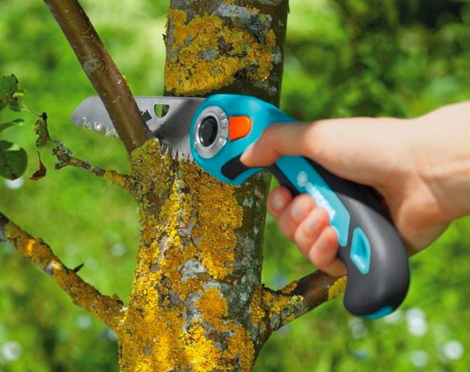 מסור גיזום מקצועי מתקפל | דגם 8742 | GARDENA