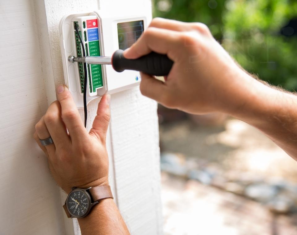 בקר מחשב השקיה | 12 פתיחות AC | חיבור WI-FI