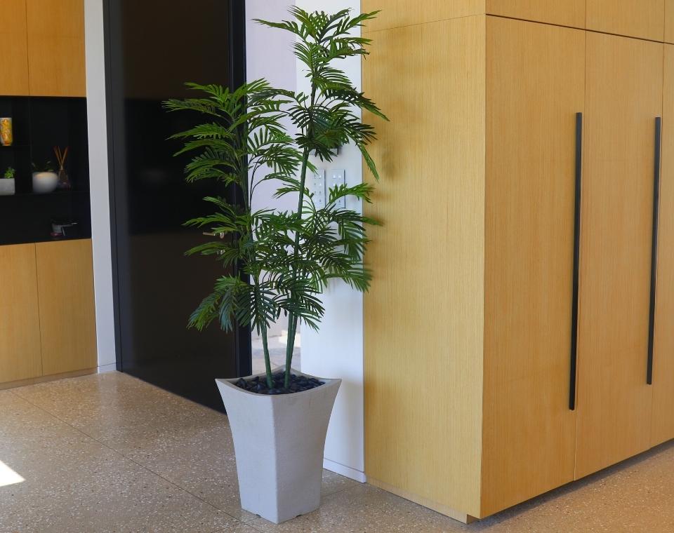 כד קוני | 55 ס״מ | דקל אריקה מלאכותי 4 גזעים