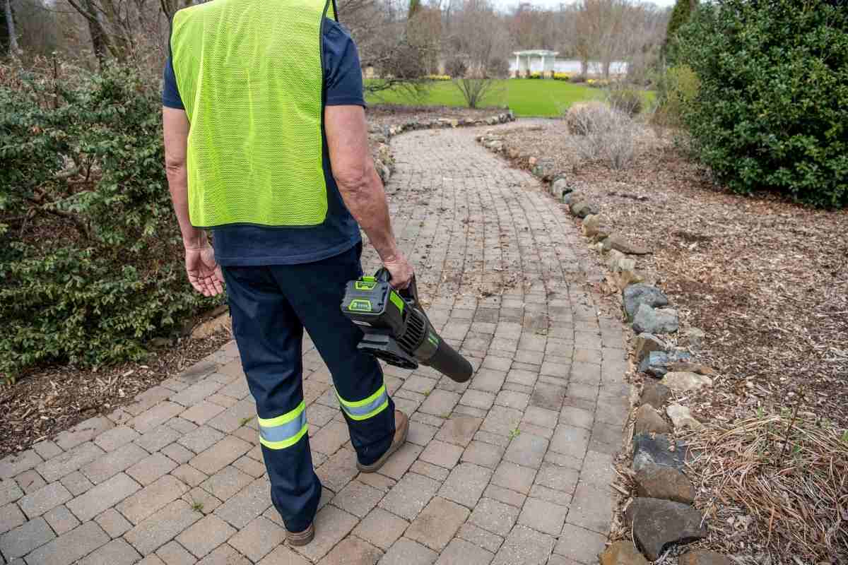 מפוח עלים 80V PRO | שתי סוללות 4.0Ah | מטען מהיר | ווסט