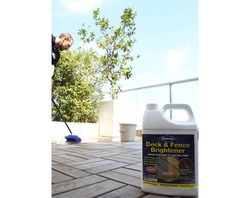 מבהיר ומנקה עץ | DECK & FENCE | Wolman | גלון (3.8 ליטר)