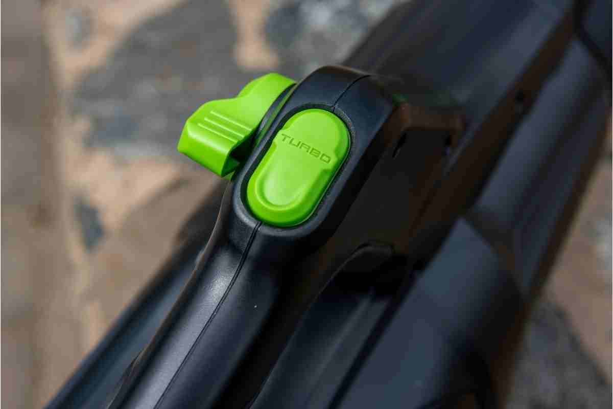 מפוח עלים 80V PRO | שתי סוללות 4.0Ah | מטען מהיר | ווסט